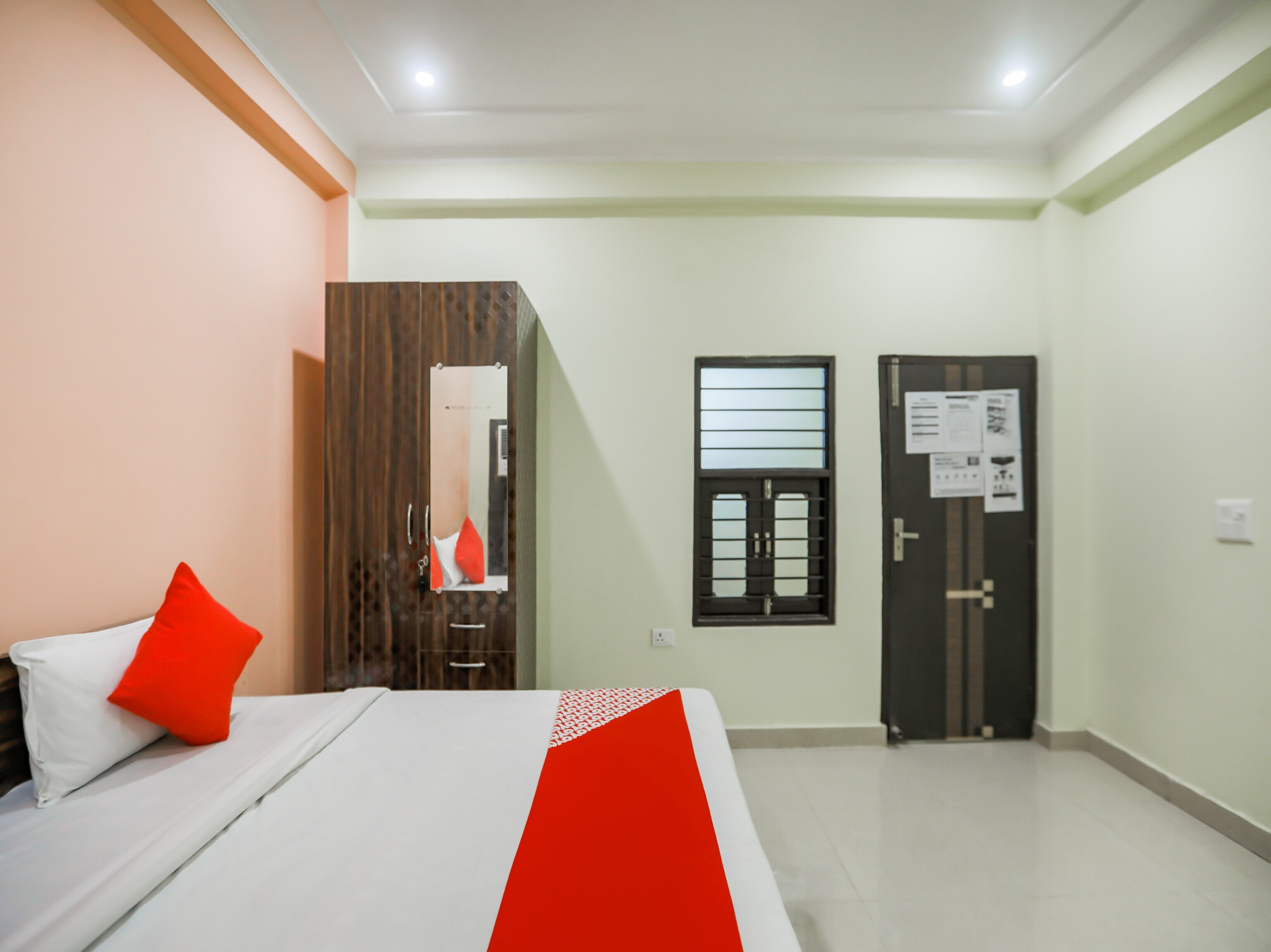 Hotel O Karan Guest House - Tap to explore photos