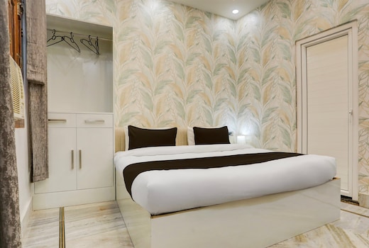 Super Townhouse Vishwanath Temple Varanasi