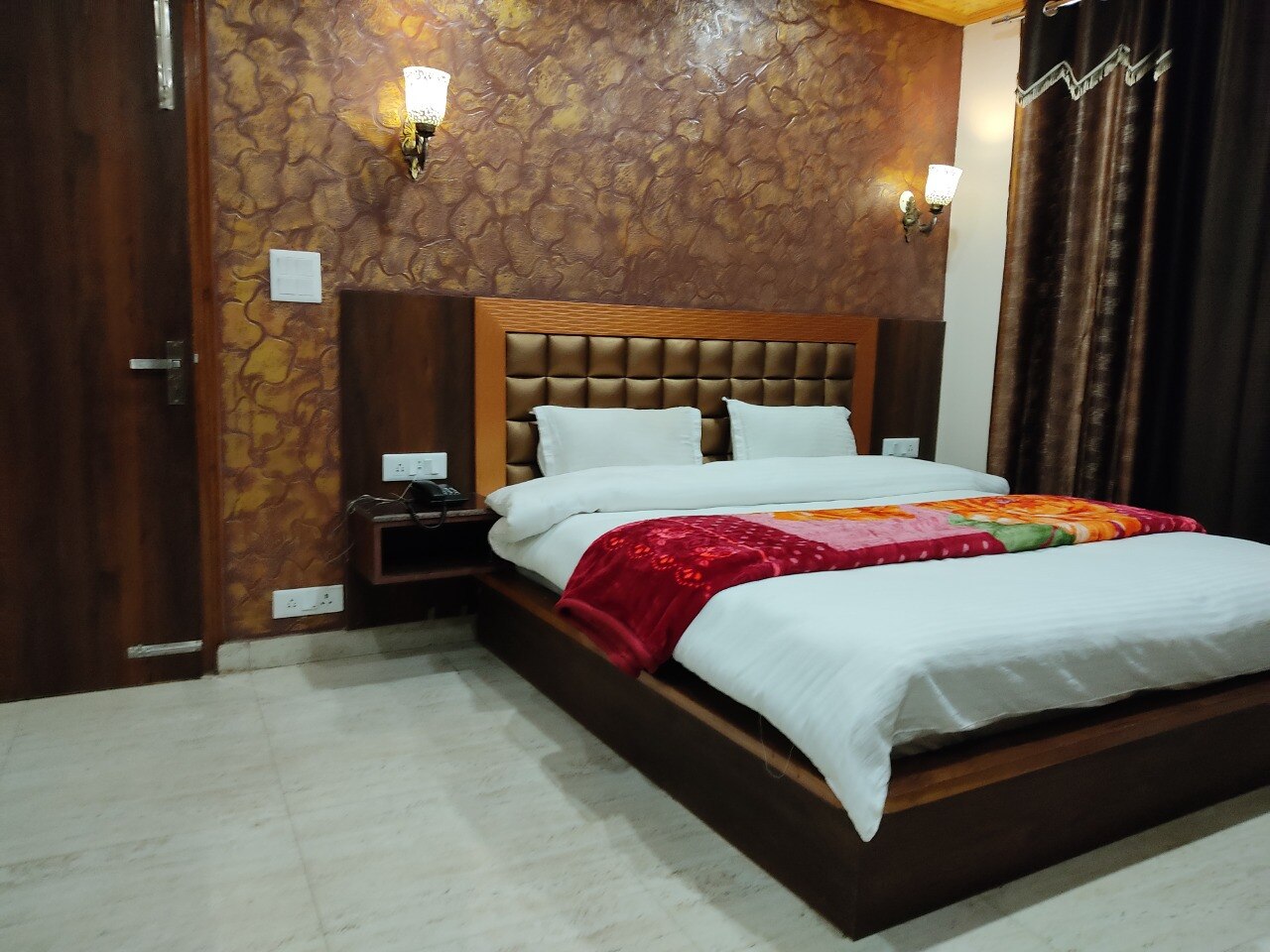 LajGuru Always Welcome Bed and Breakfast - Tap to explore photos