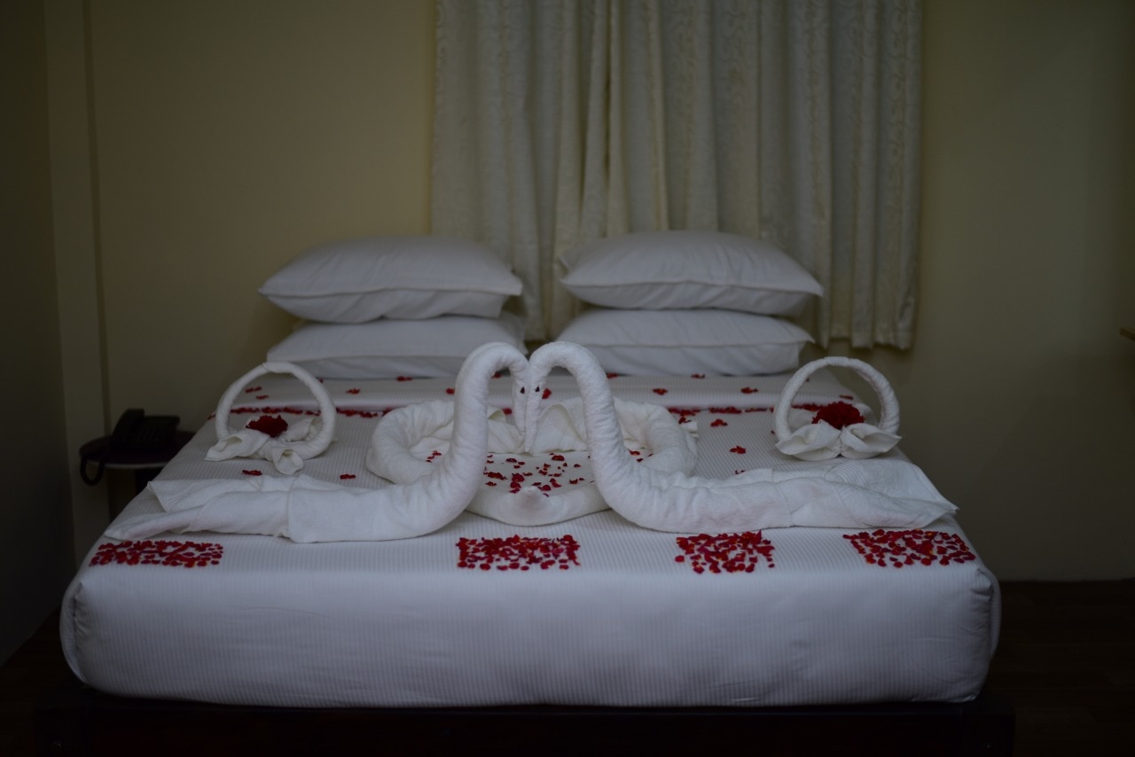 Amegundi Resort - Tap to explore photos