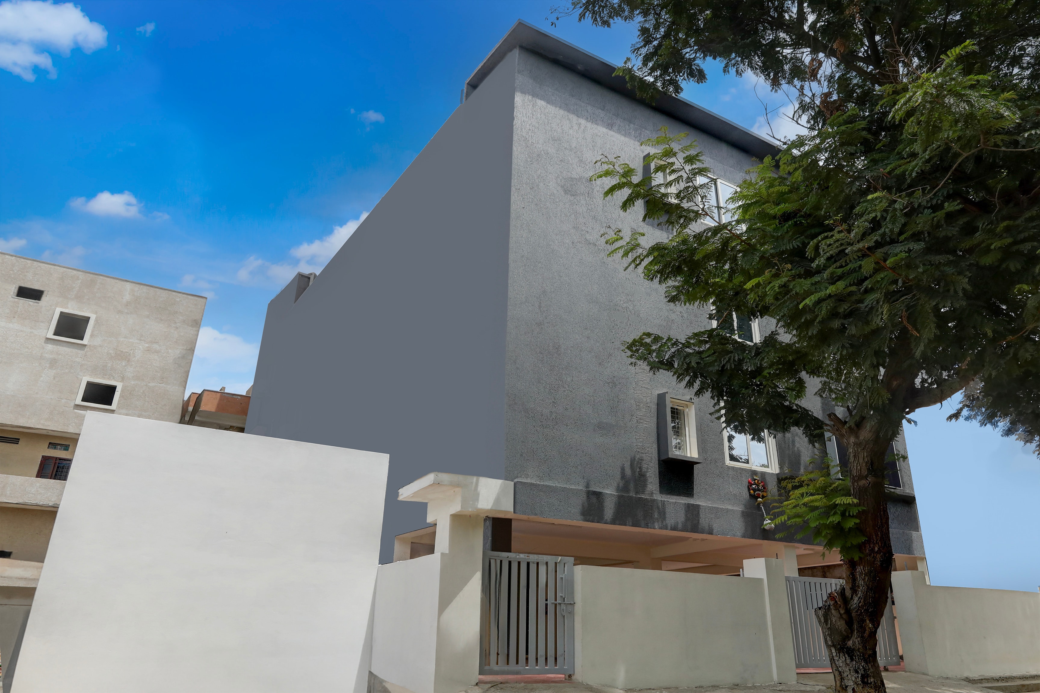 Hotel Dream Connect Near by Narsingi ,kokapet ,Gandipet and Golkonda . - Tap to explore photos