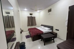 Hotel T3 (The Tasty Touch), Seoni