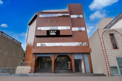 Super Collection O Race Course Garden Rajkot Formerly Shahi Darbar, Rajkot
