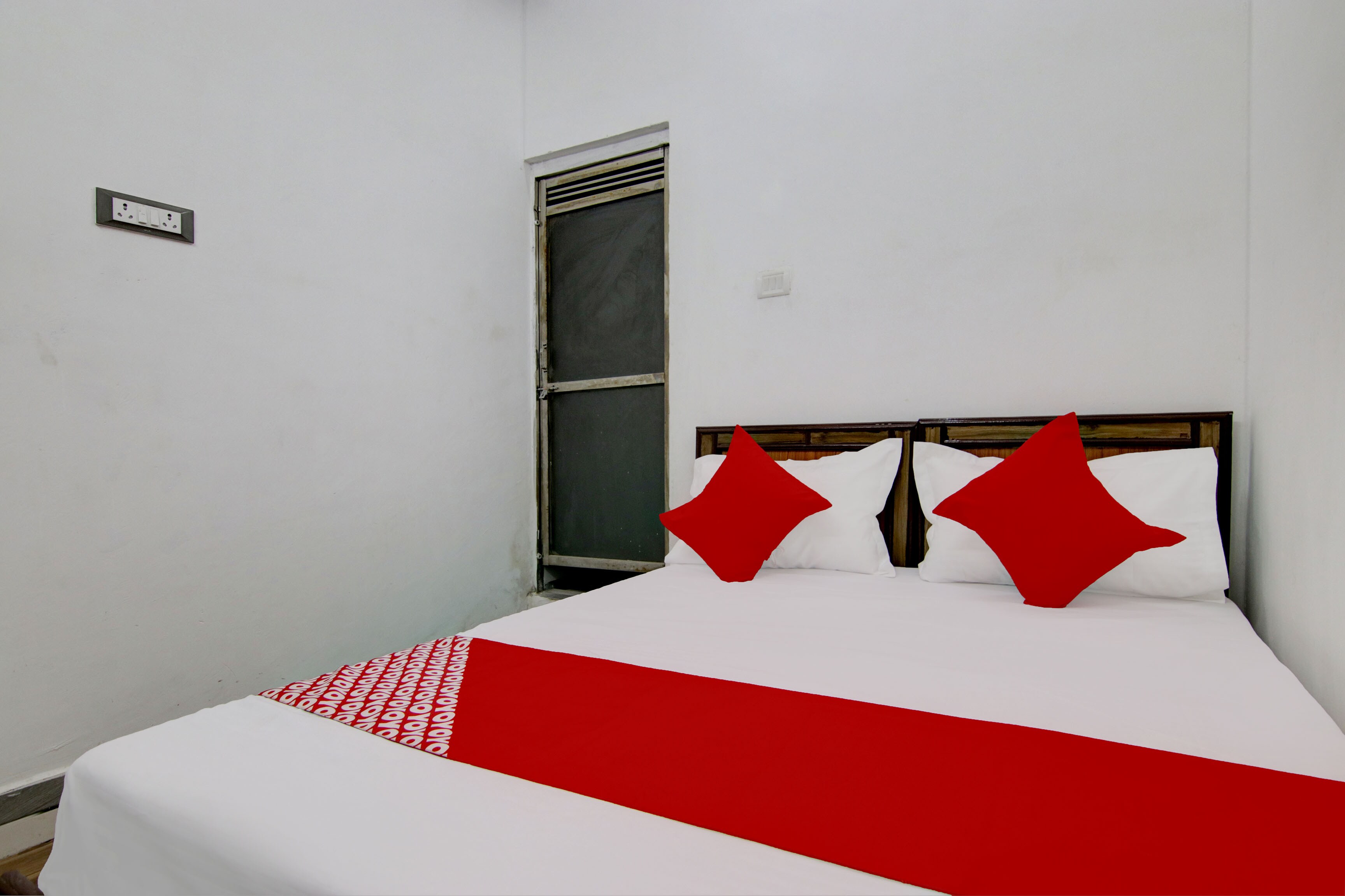 Hotel O R S Guest House - Tap to explore photos