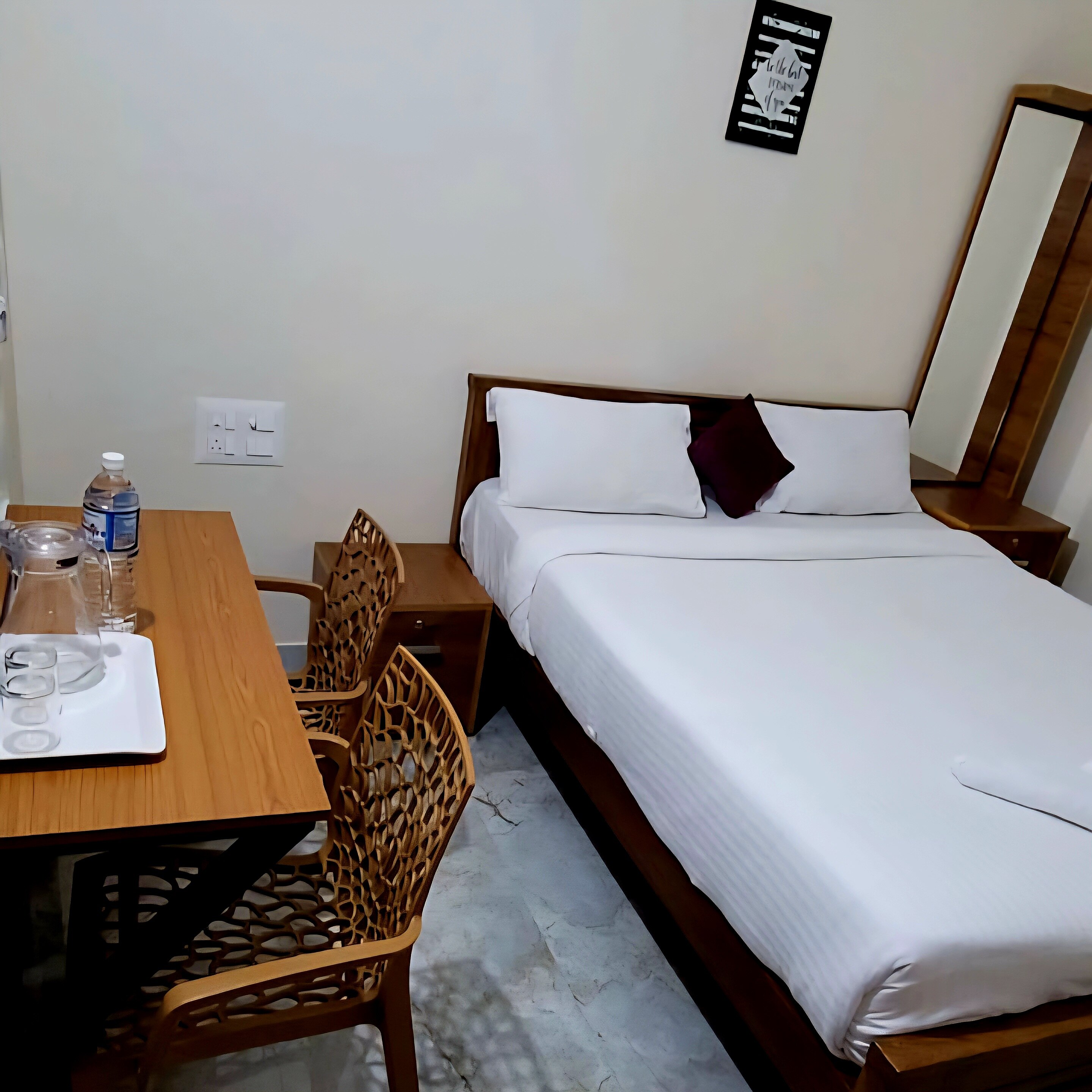 Thamarassery INN Luxury and Budget Rooms - Tap to explore photos