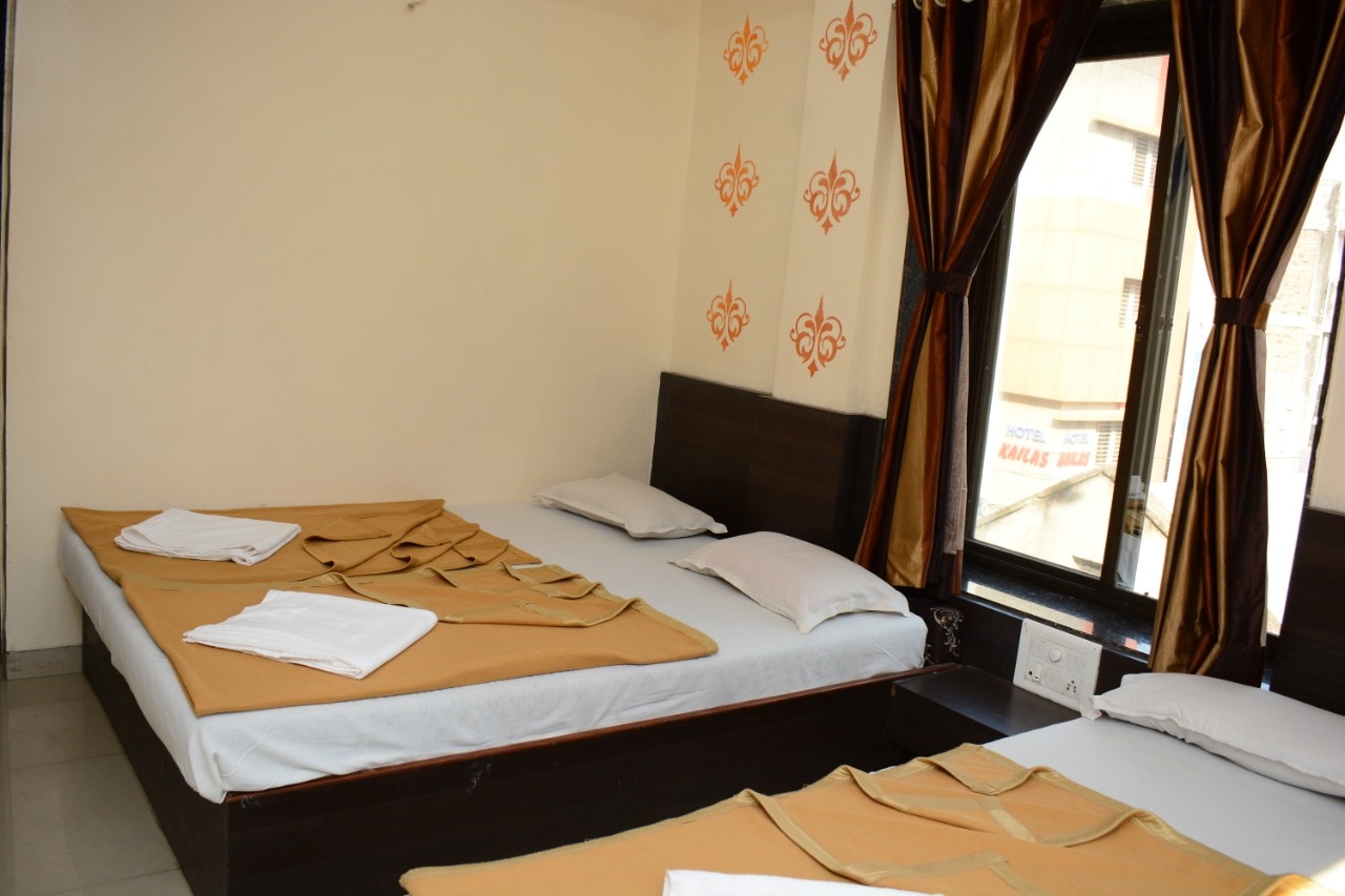Double Bed Non AC Room 1