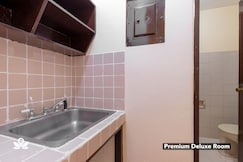 Victoria Mansions, Metro Manila