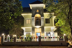 Gunjan villa with pool in karjat, Karjat