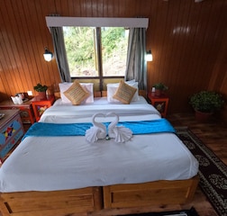 Khangchendzonga View Executive Wooden Cottage.