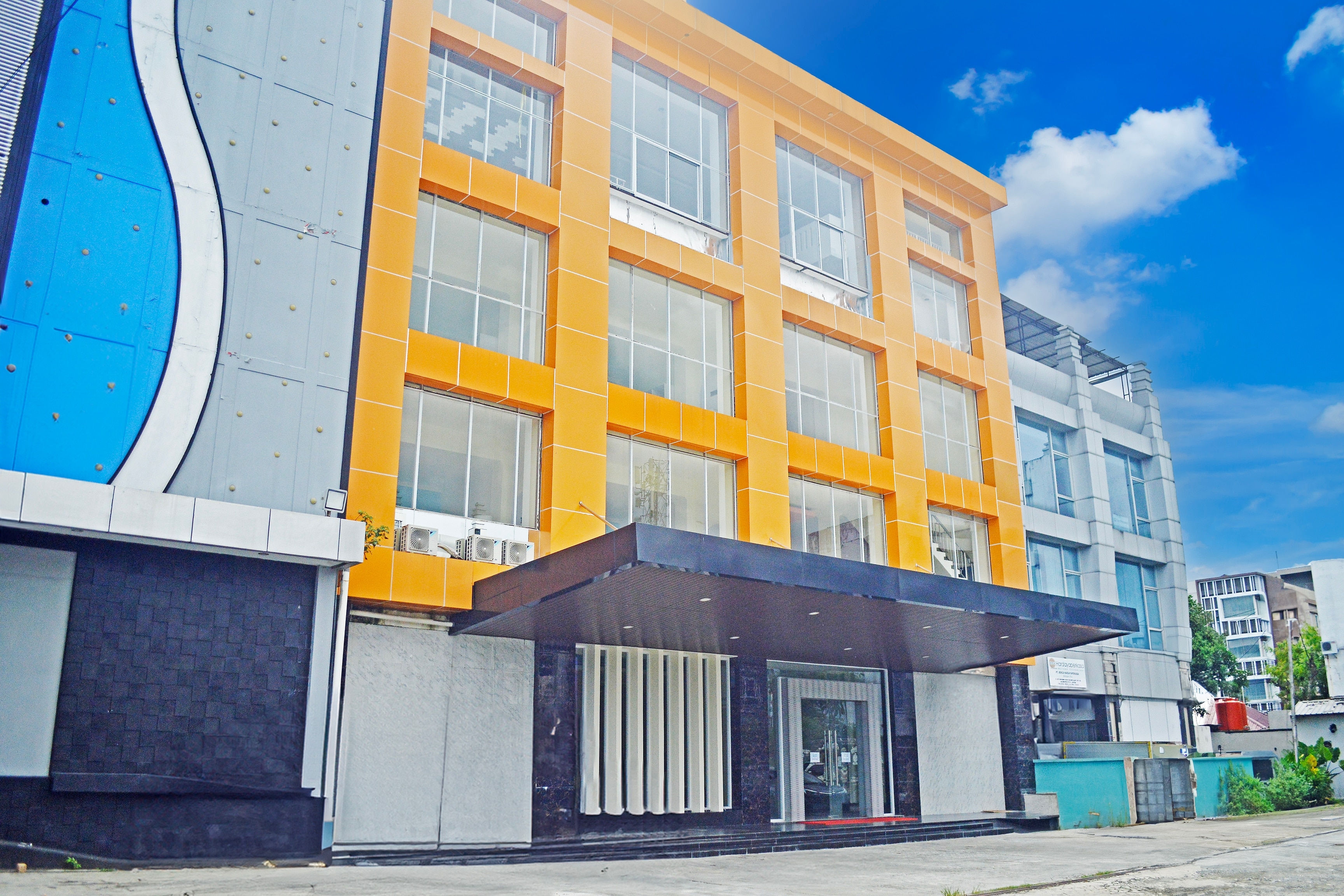 Collection O Balikpapan Near Balikpapan Super Block Formerly City Inn Hotel - Tap to explore photos