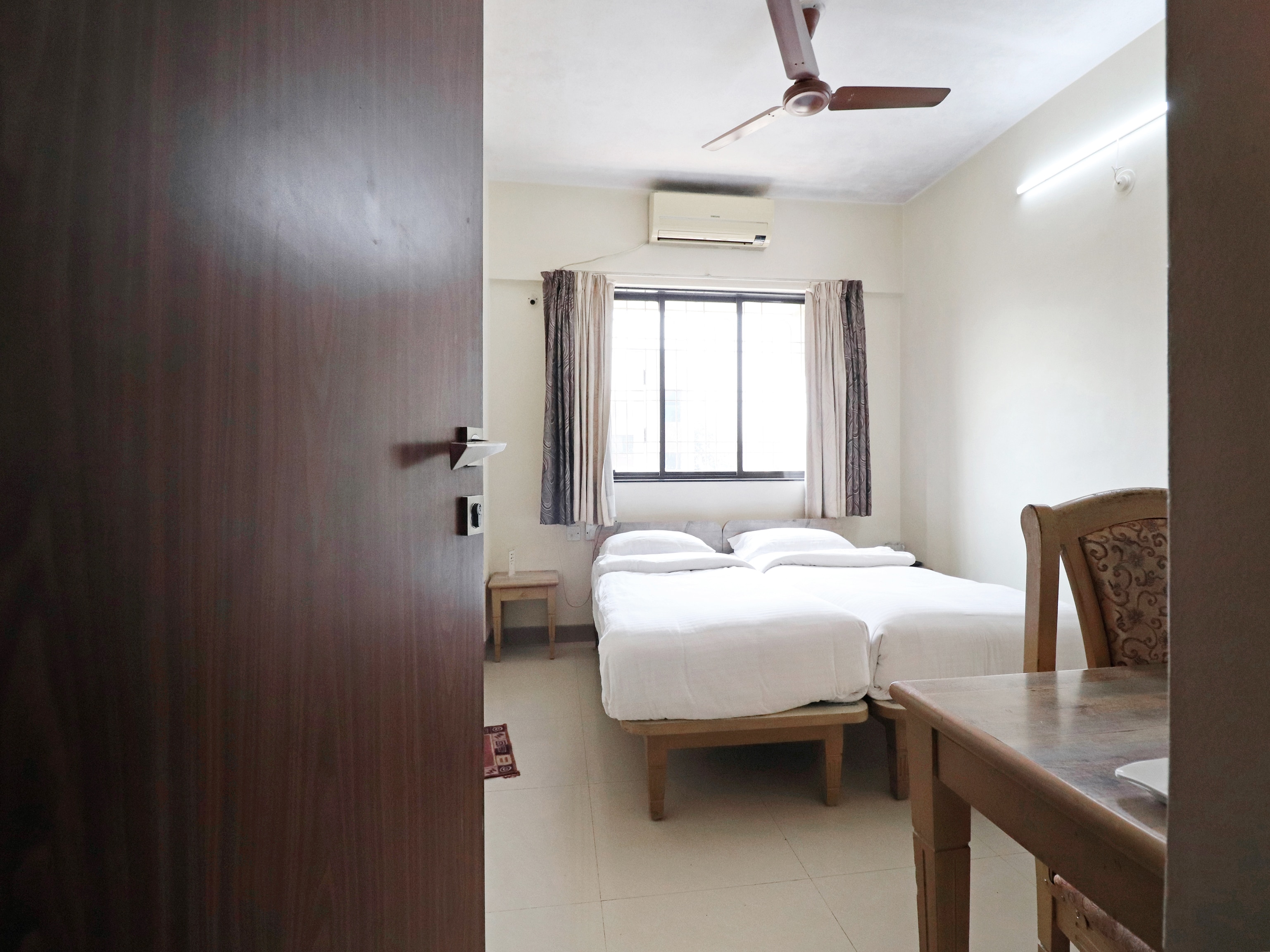 Amrita Executive Hotel - Tap to explore photos