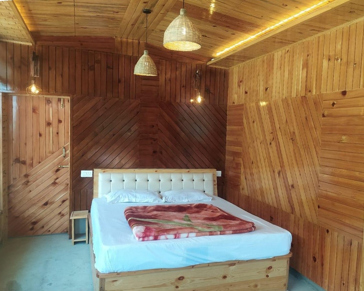 Trekker's Nest Riverside Resort - Tap to explore photos