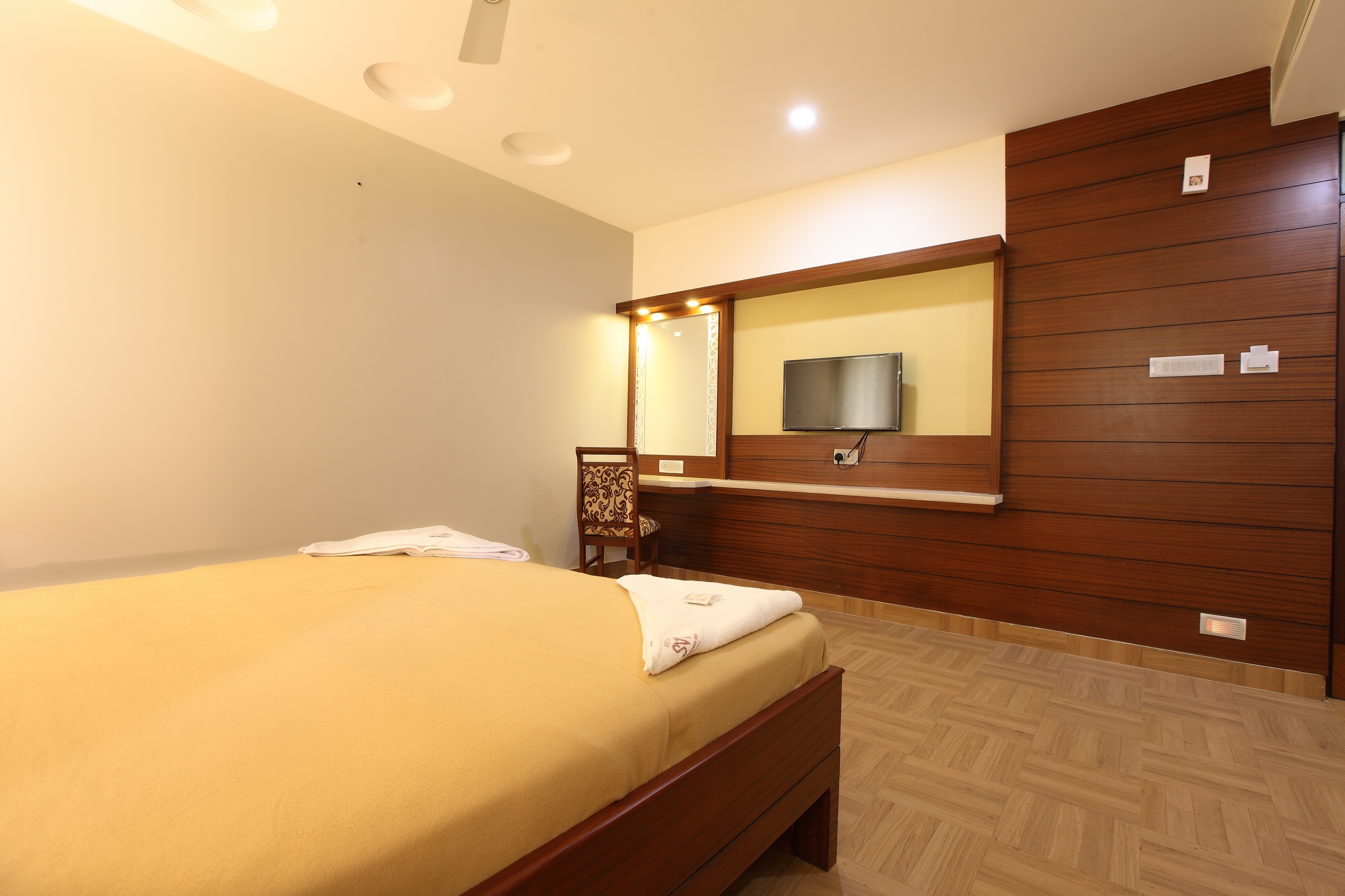 Hotel Venkadaramana - Convenient and Affordable - Tap to explore photos