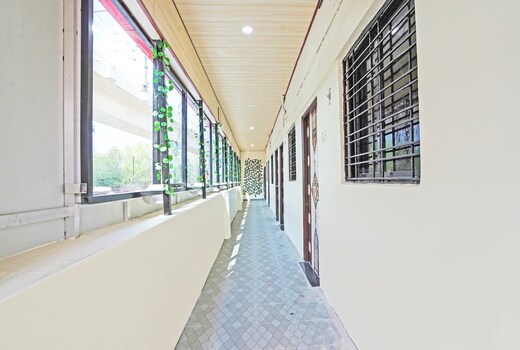 Super Hotel O Rajmahal