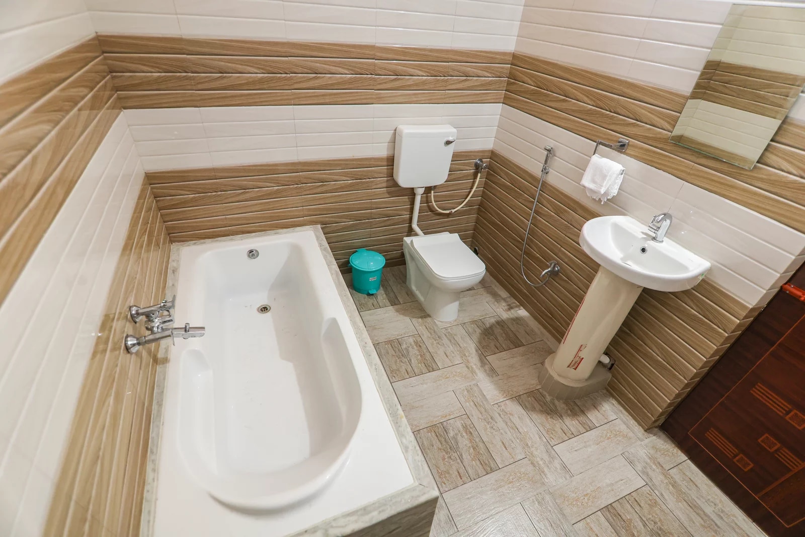 AKANSHAA CORPROATE GUEST HOUSE - Tap to explore photos