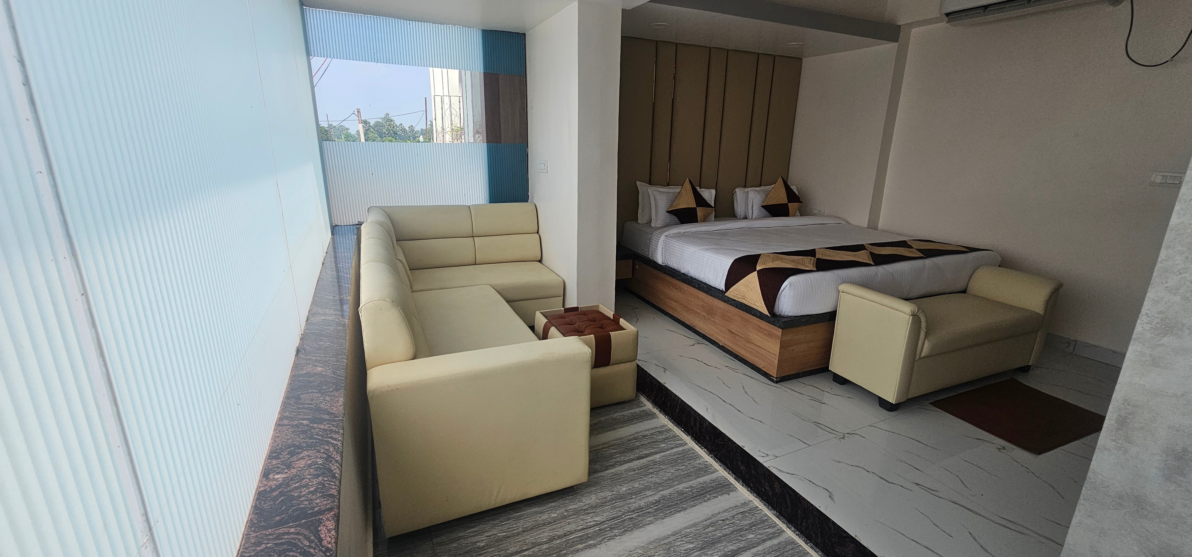Hotel Buddha Vihar International - Tap to explore photos