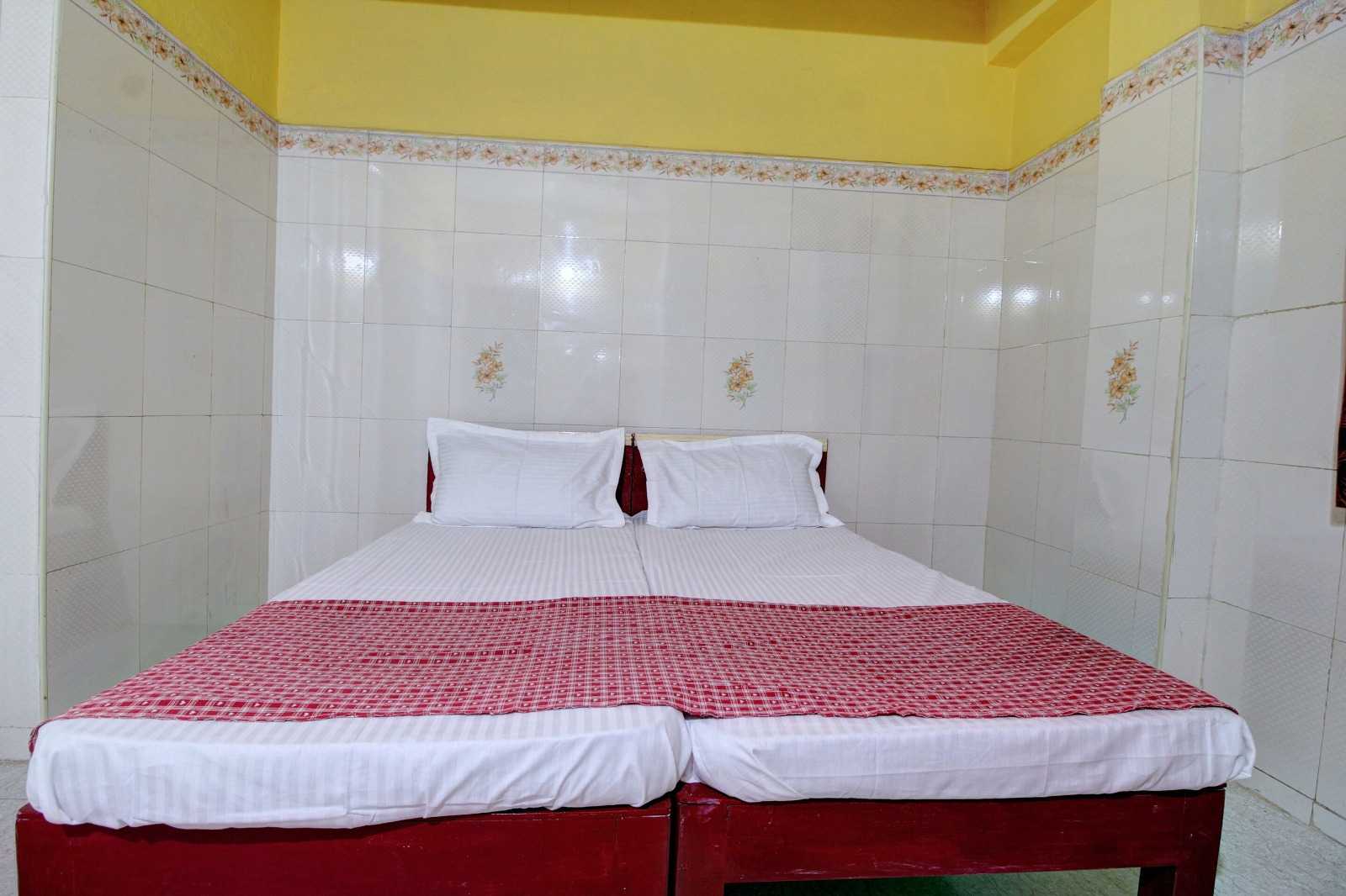Hotel O Ezhil Residency - Tap to explore photos