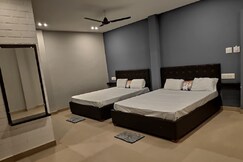 Max lodge, Tumkur
