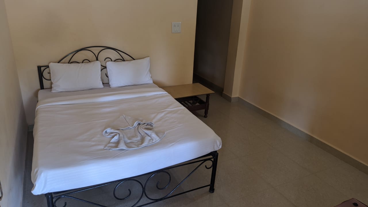 Vitusia guest house Calangute - Tap to explore photos