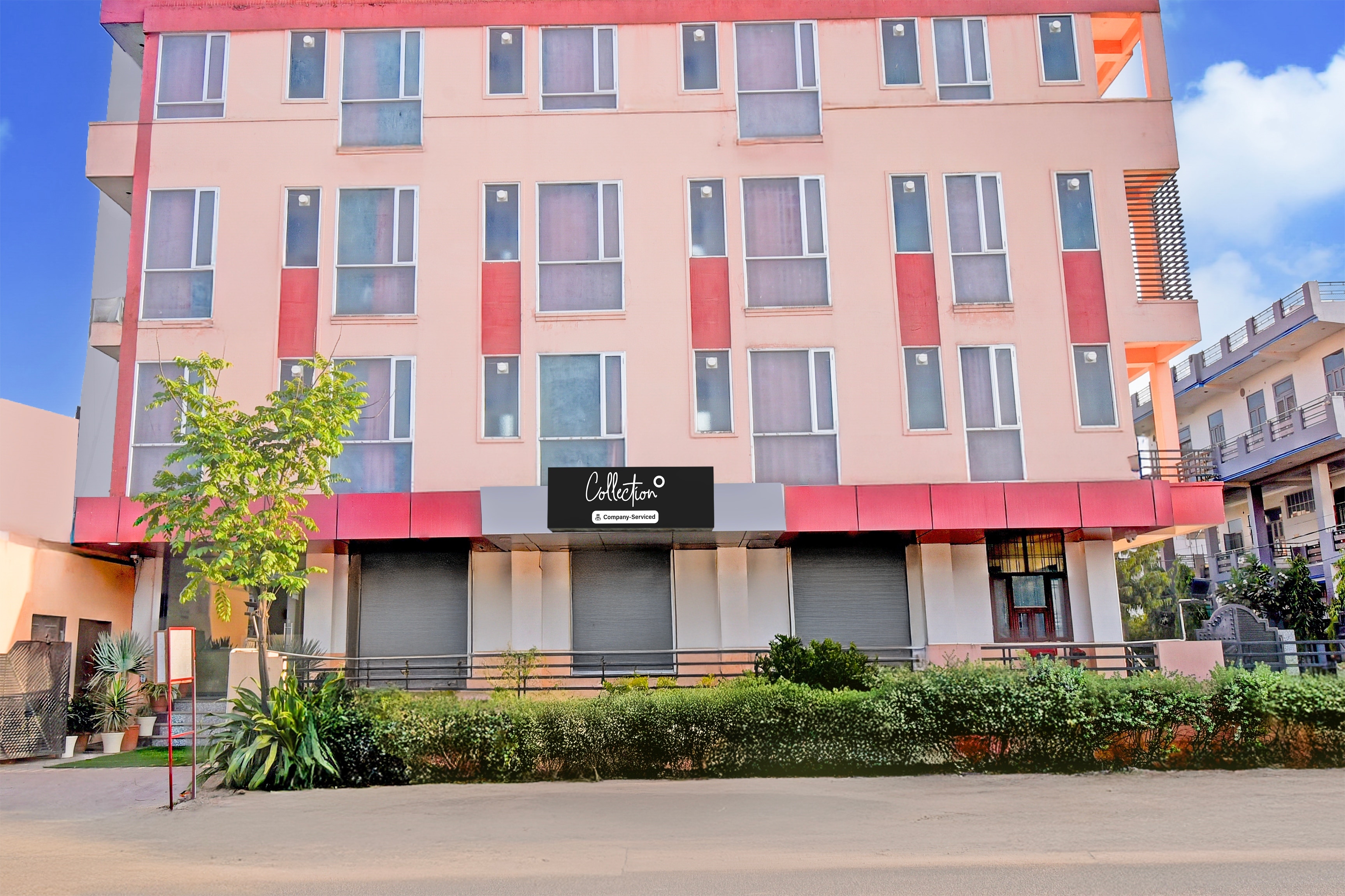 Super Collection O Sunder Nagar Golvyas Formerly Hotel Rockwell - Tap to explore photos