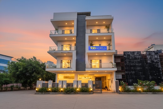 FabHotel The Glampoint