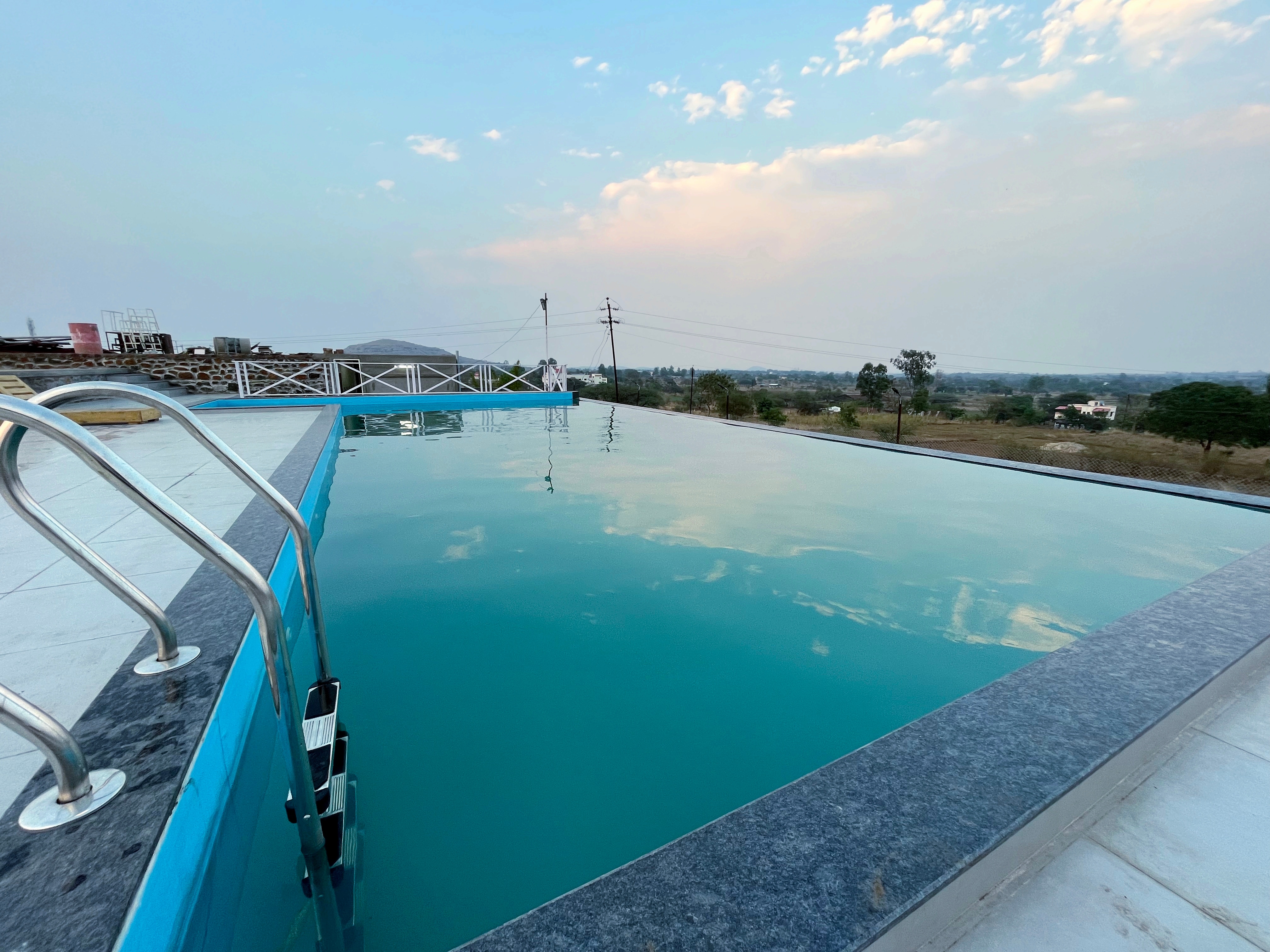 SaffronStays Sierra Winds - Tap to explore photos