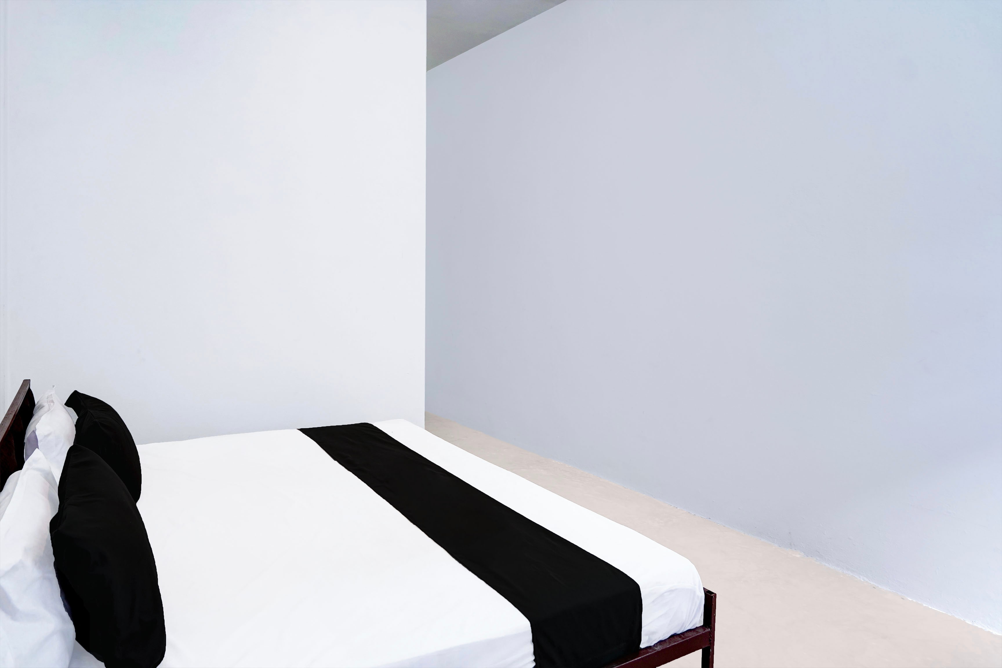SPOT ON Hotel Lakshya Ghatampur - Tap to explore photos