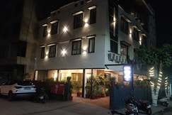 Wishotel Xpress 7 Eleven, Indore