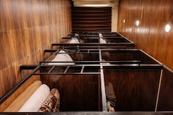 B'11 Hostel Lachen, Lachen