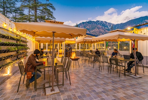 The Hosteller Mcleodganj, Mall Road
