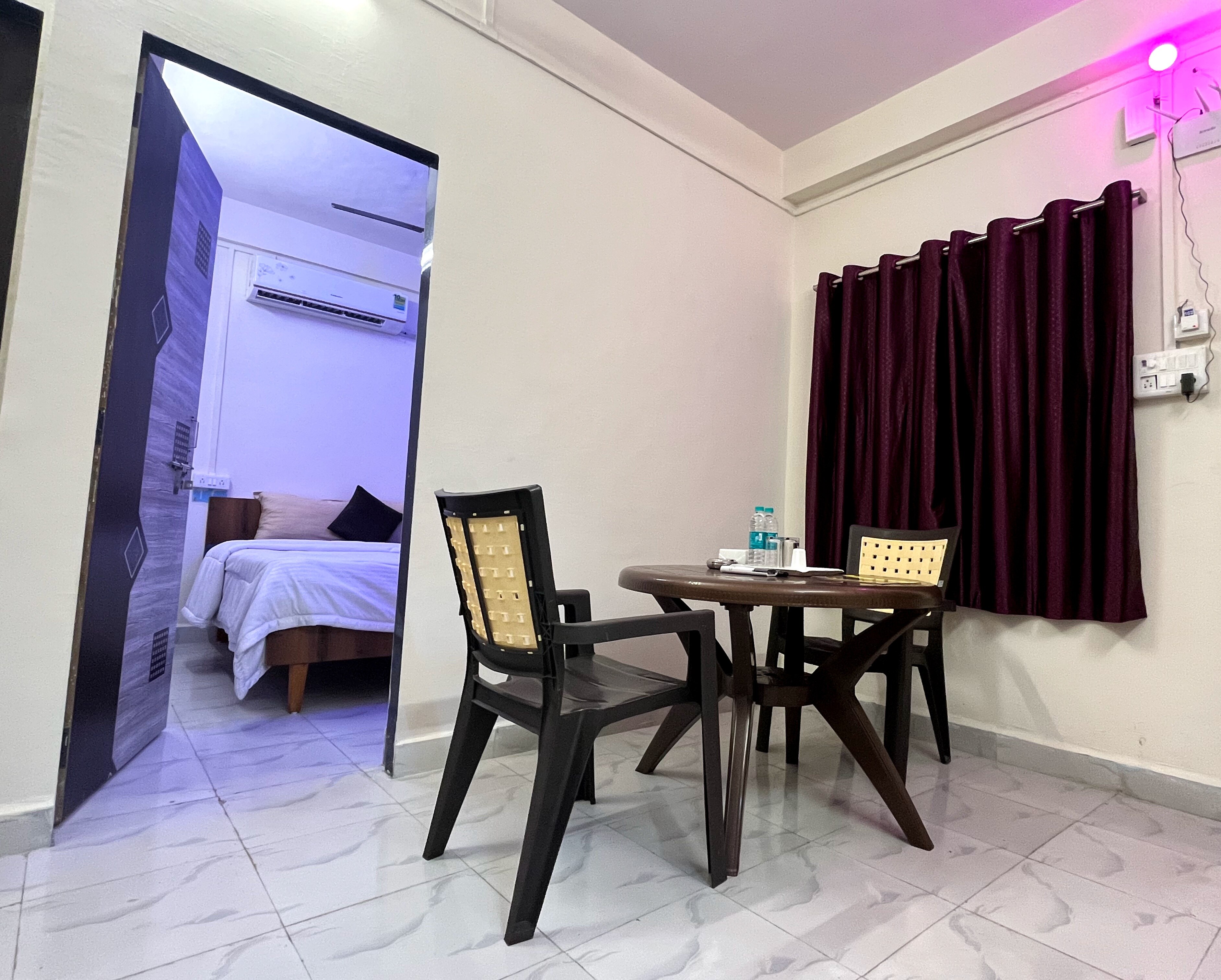 Hotel Jampore inn - Tap to explore photos
