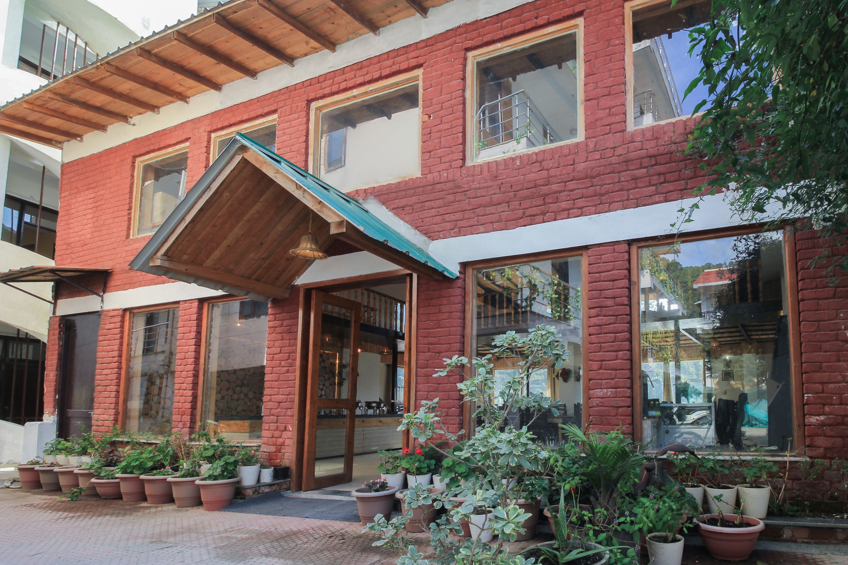 Collection O Nainital Himalayan Resort - Tap to explore photos