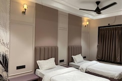 Hotel Radhika, Latur