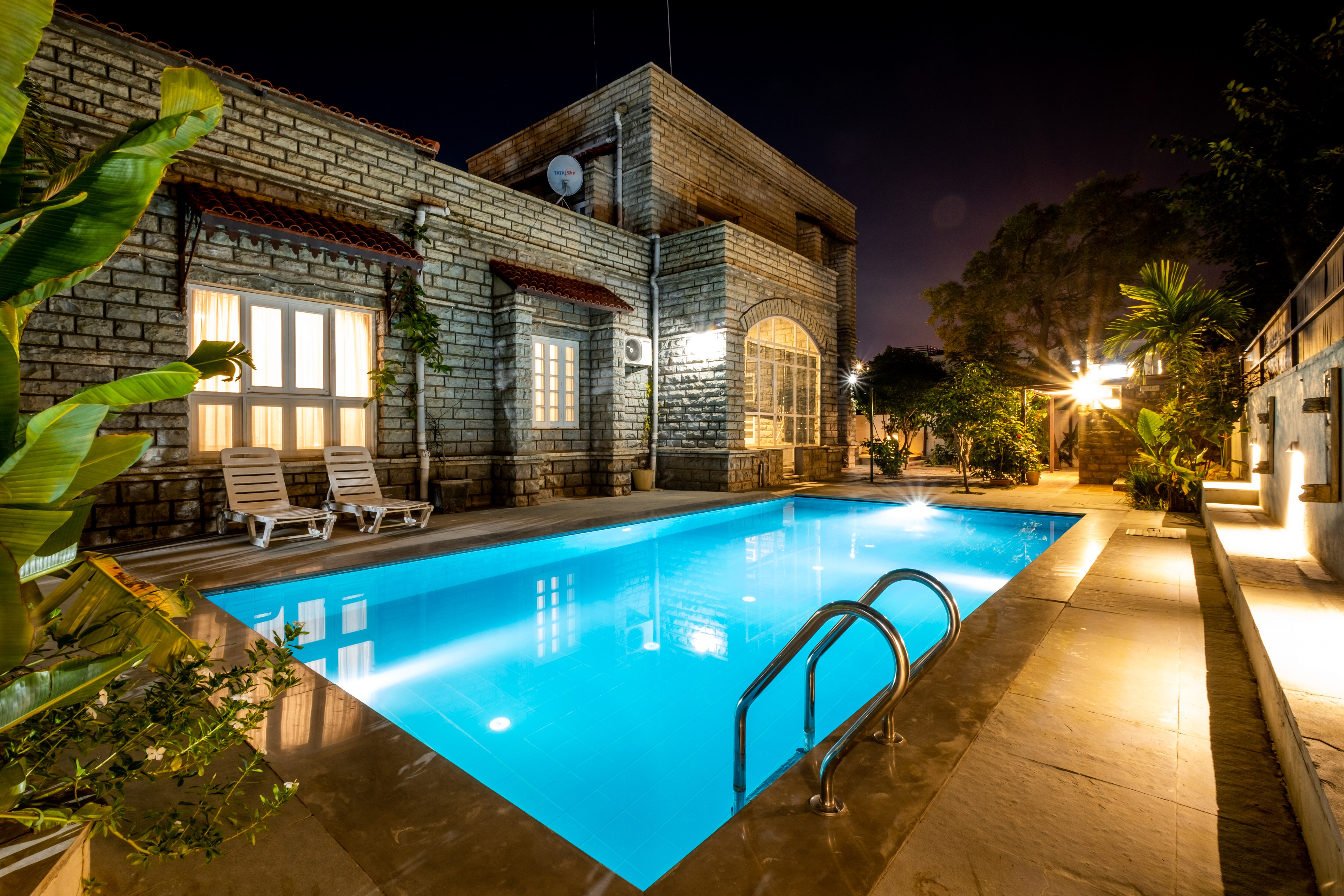 Payas |1br with a swimming pool close to the lake - Tap to explore photos