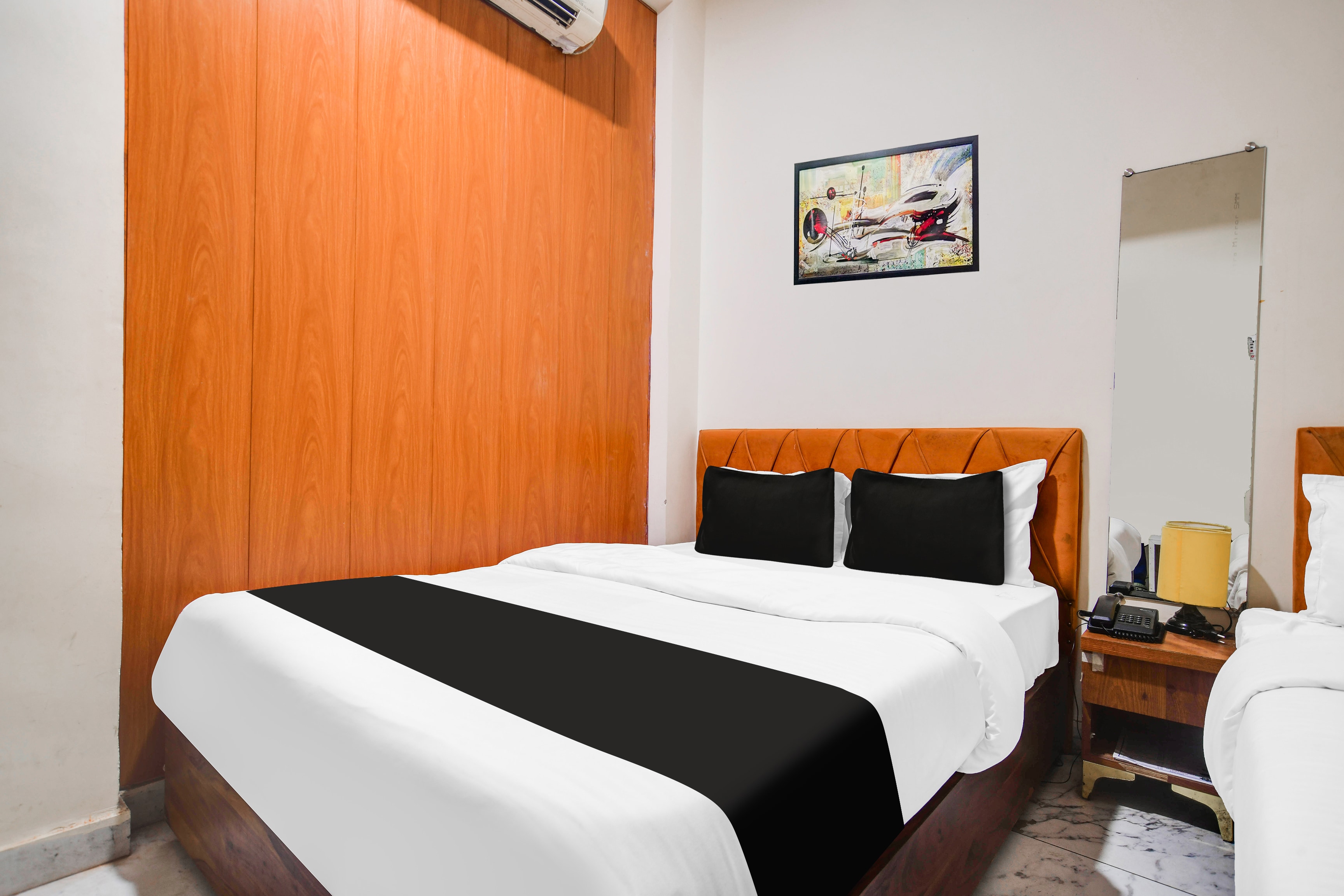 Super Hotel O Ujjain Near Hari Fatak - Tap to explore photos