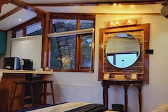 Shimla Gypsy The Attic, Arki