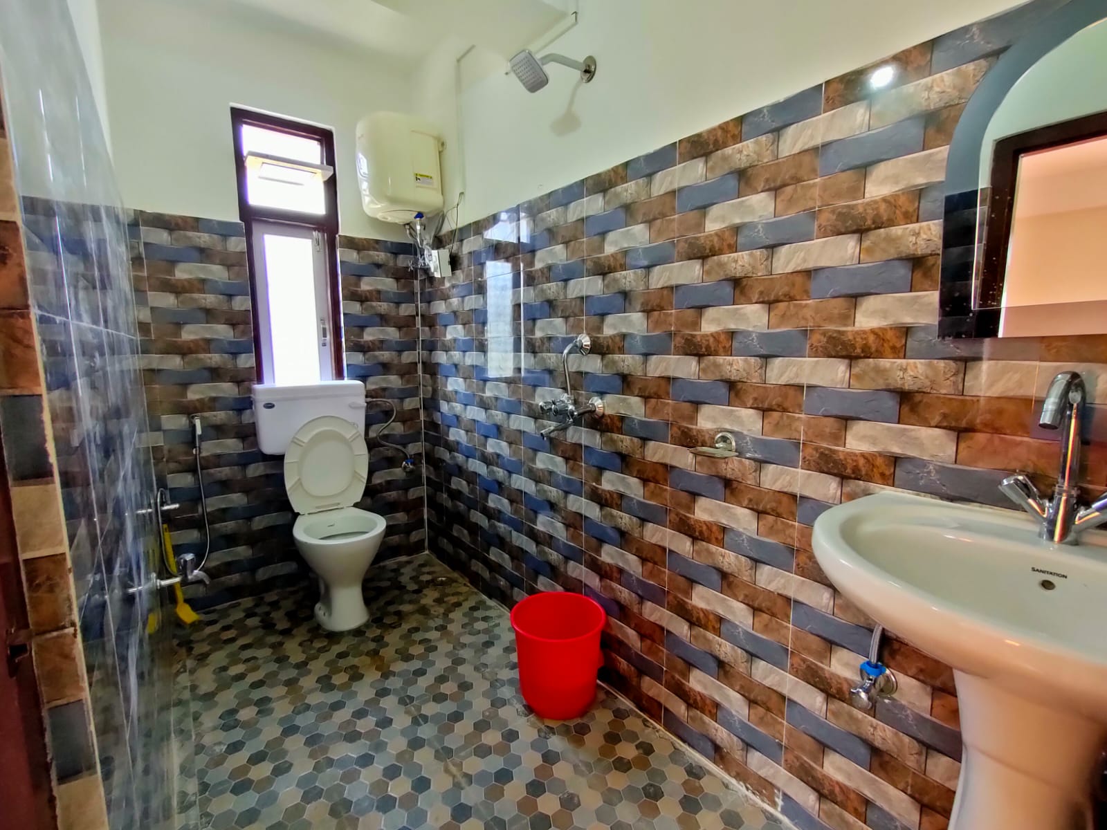 Tara Chung Homestay - Tap to explore photos