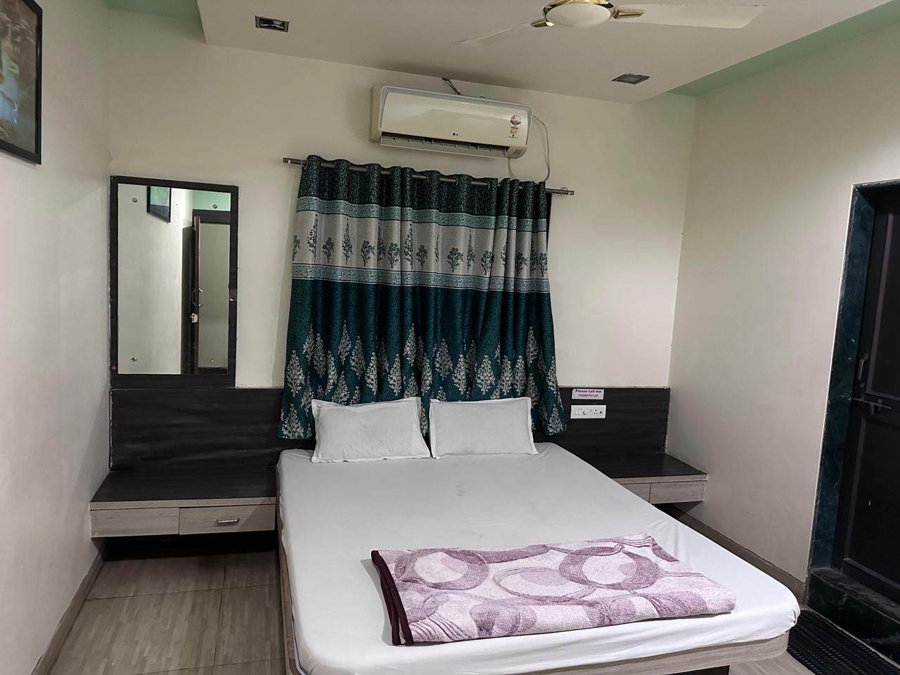 Hotel Manoranjan - Tap to explore photos