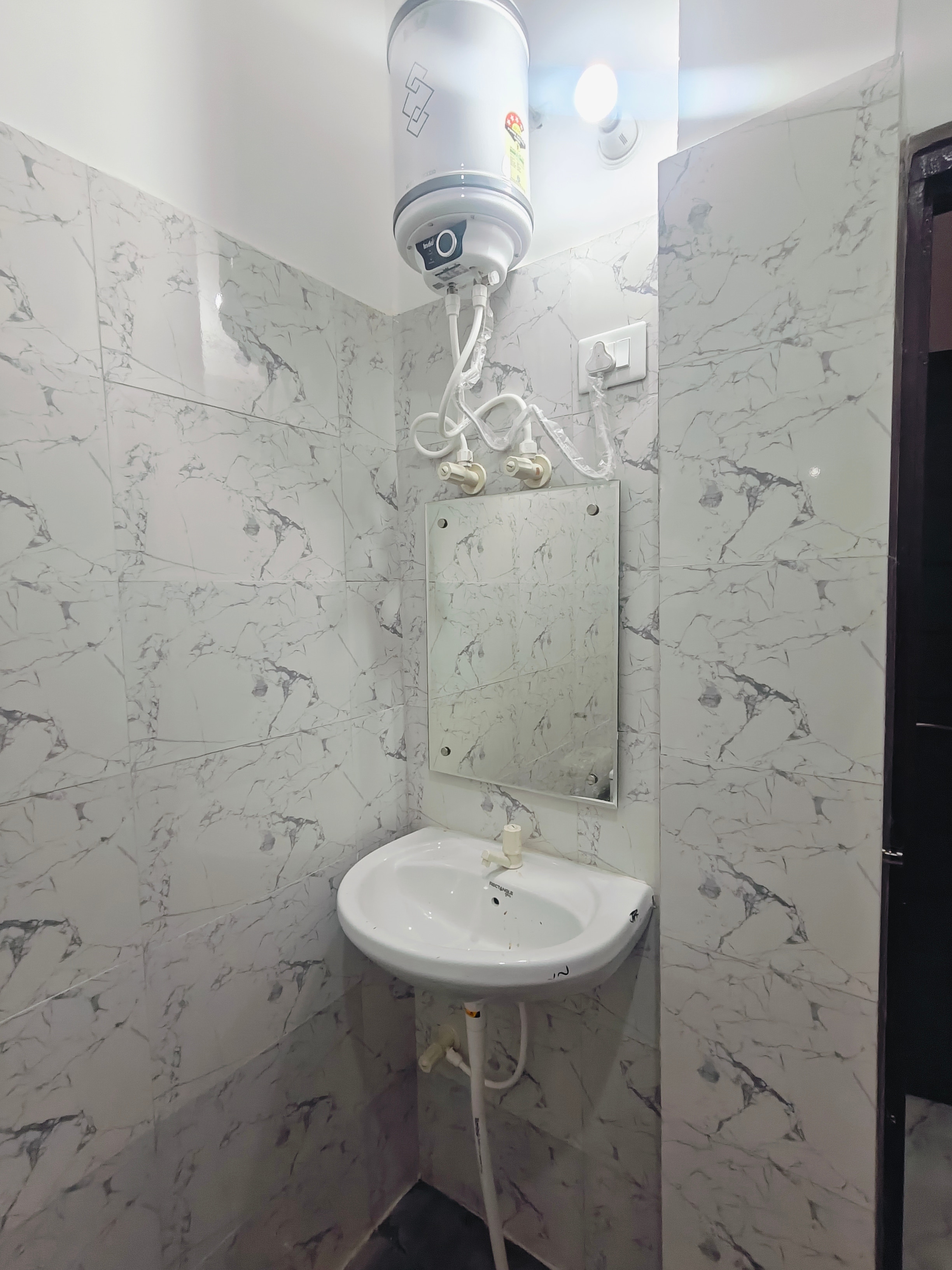 Shri Vinayak Rooms - Tap to explore photos