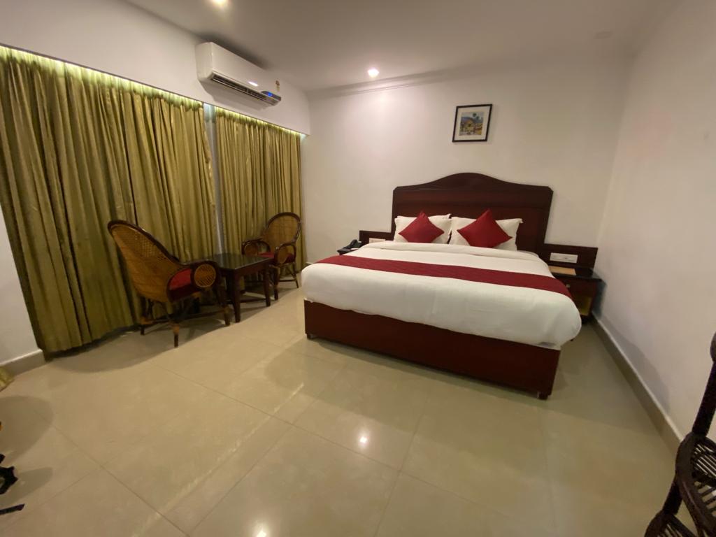 Hotel The Vijaya Palace - Tap to explore photos