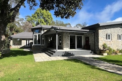 Woodside by LuxUnlock Private Villas, Kodaikanal