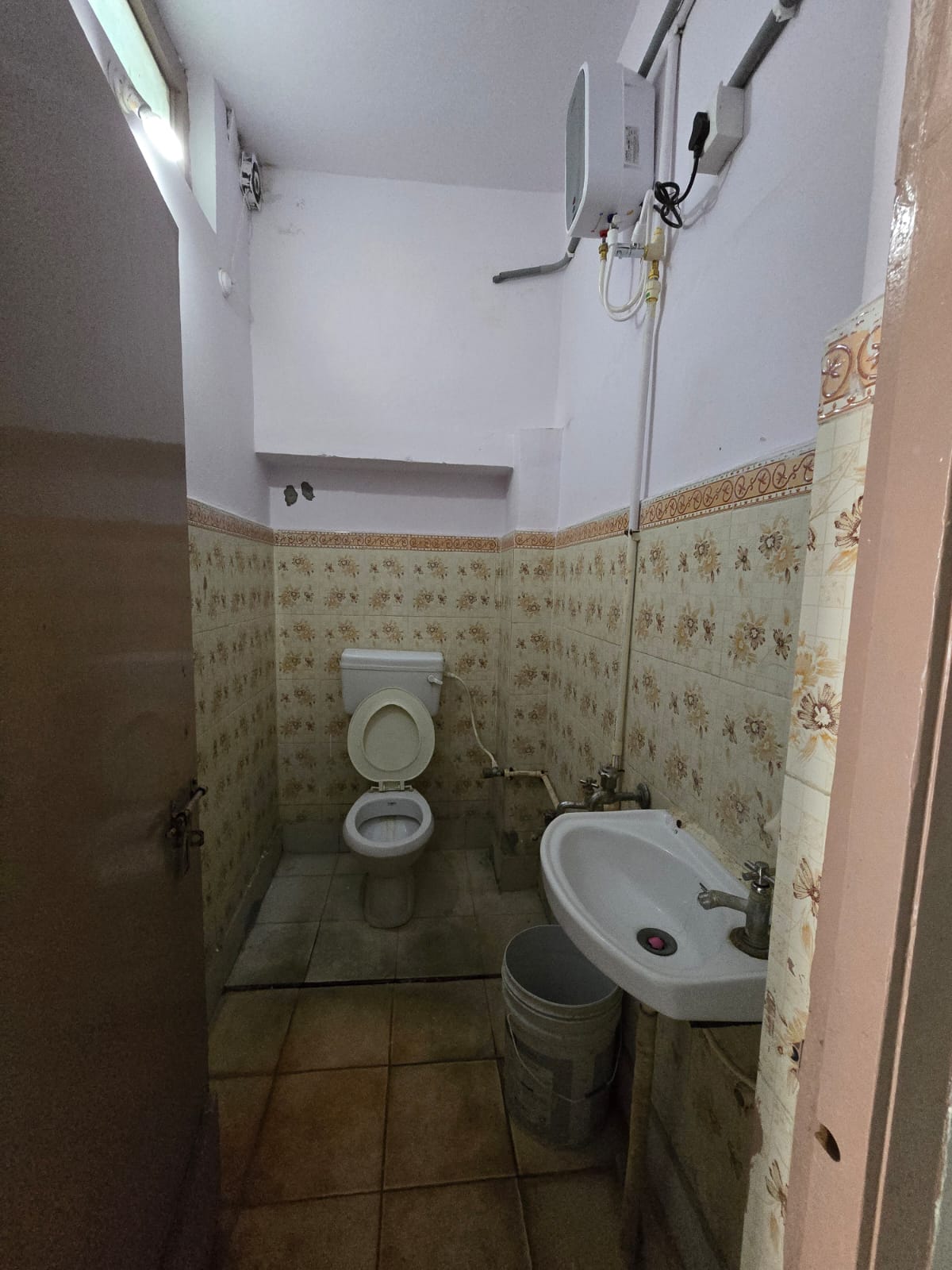 Jaideep executive boys hostel - Tap to explore photos