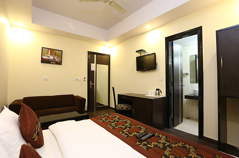 Hotel Kingston Park-New Delhi - Tap to explore photos