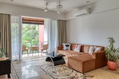 tisyastays | Graceful 1BHK Apartment with Infinity Pool, 5mins to beach, Goa