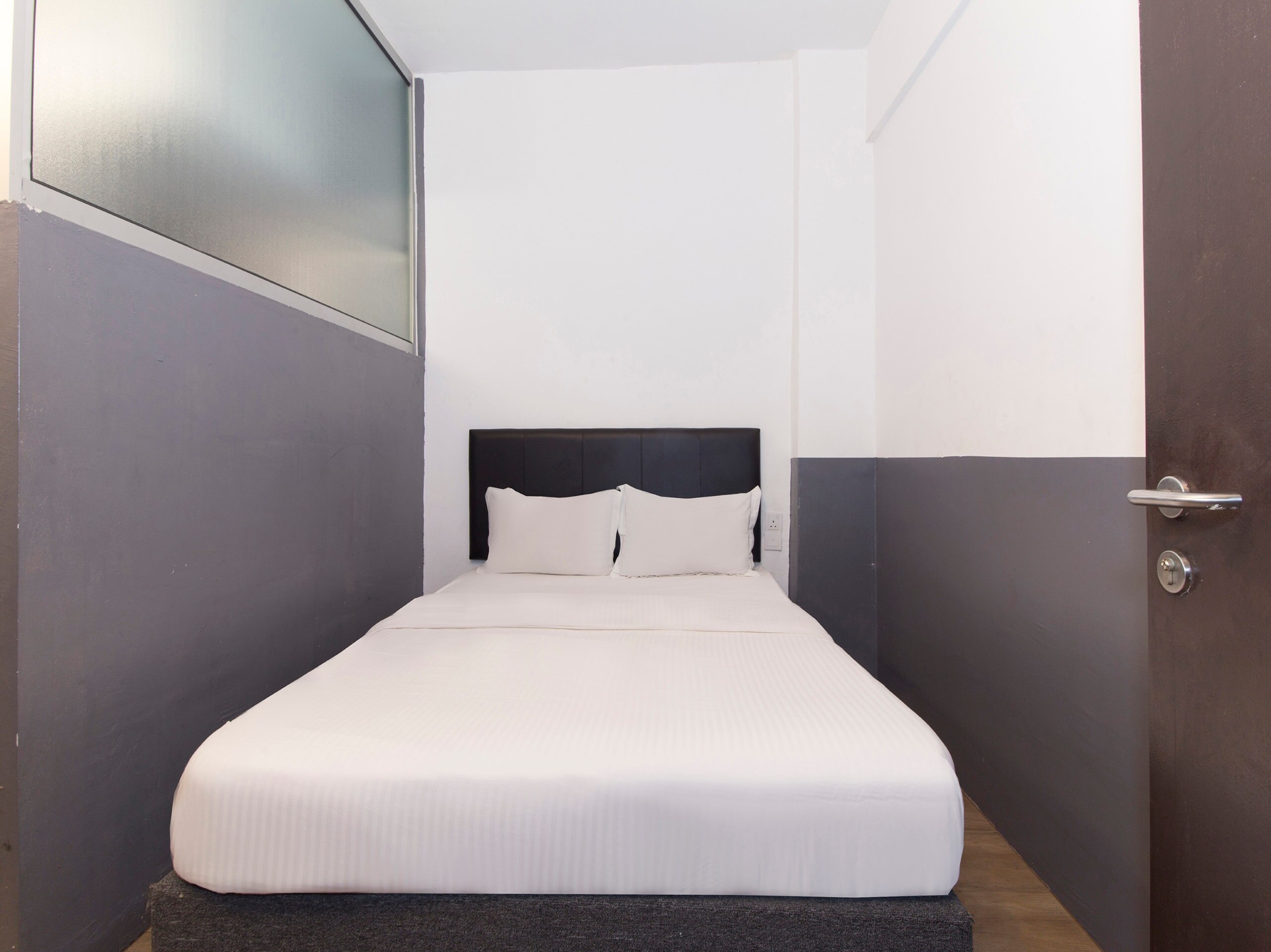 Super OYO 251 Intime Hotel - Tap to explore photos