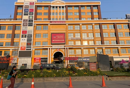 Stunning Luxury 1bhk with Pool view