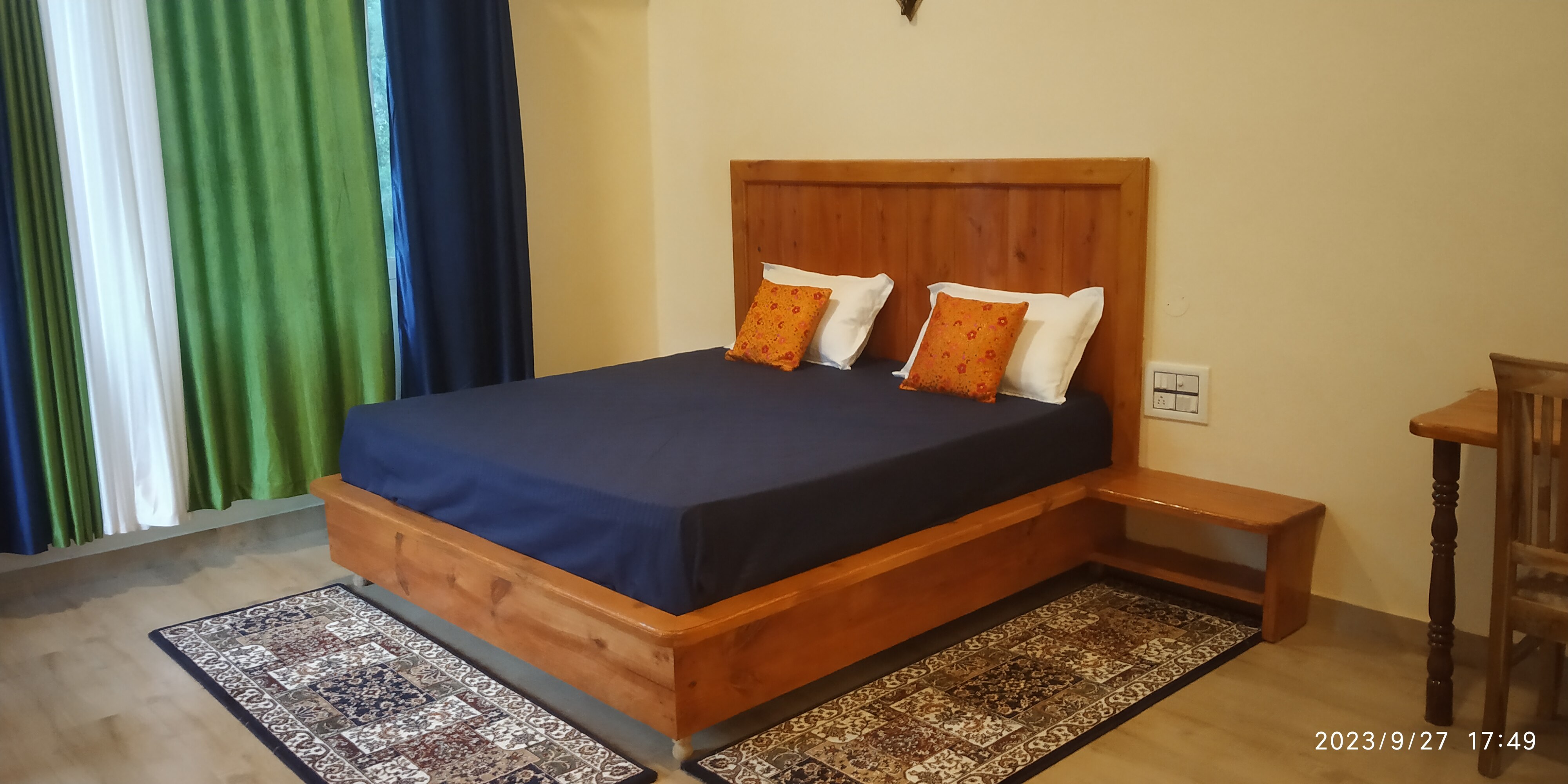 Maverick Home Stay - Tap to explore photos