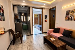 Pine Stay 201 1BHK Private SAKET, Delhi