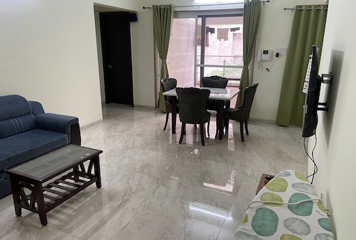 MH12 Services luxury Apartment close to airport