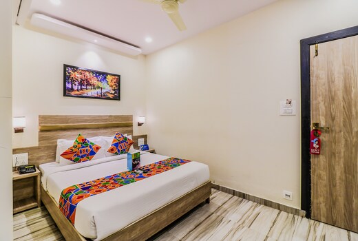 FabHotel Aksa International